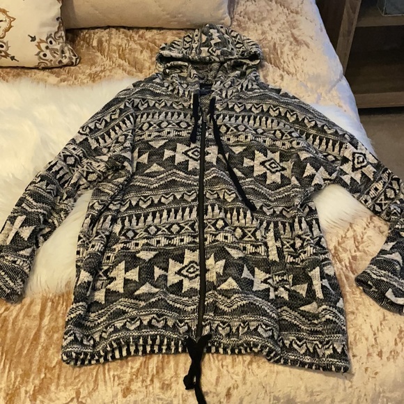 American eagle Aztec zip up hoodie - Picture 3 of 3